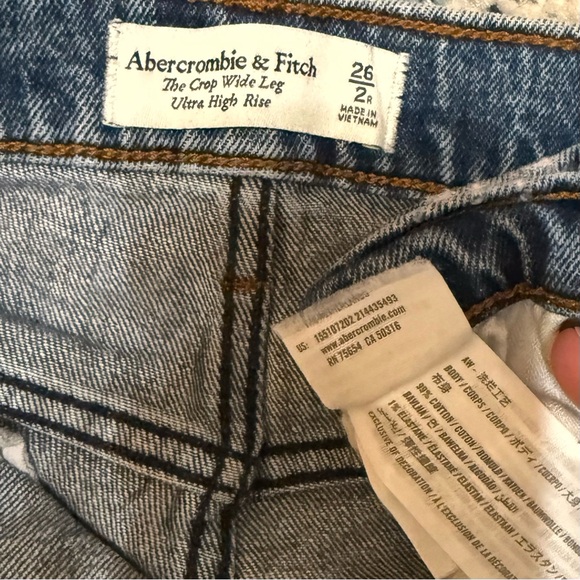 A&F the crop wide leg ultra high rise jeans - Picture 3 of 6